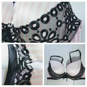 NWT Victoria's Secret Very Sexy Push Up Bra 34D